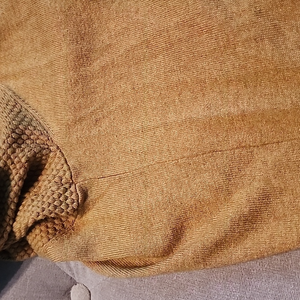 Loft Gold Sweater - Picture 5 of 5